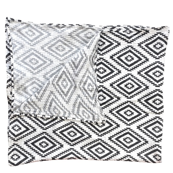 Baby Swaddle - Picture 5 of 6